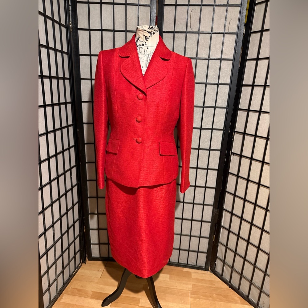 Kasper Vintage Matching Set two-piece suit textured skirt & Jacket Vibrant Red 8